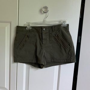 New Hinge Short